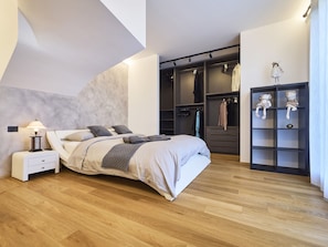 3 bedrooms, in-room safe, desk, soundproofing