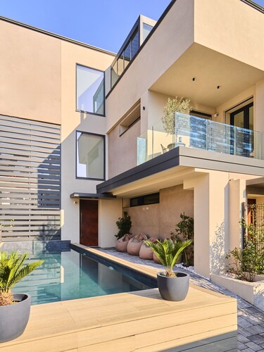 Villa GIO’s ELITE: Design Villa with Pool and VIP Services near Monza Racetrack