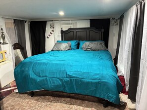 1 bedroom, iron/ironing board, WiFi, bed sheets - Fabulous Safe Basement studio with Wifi n parking for in charming Newark (Newark)