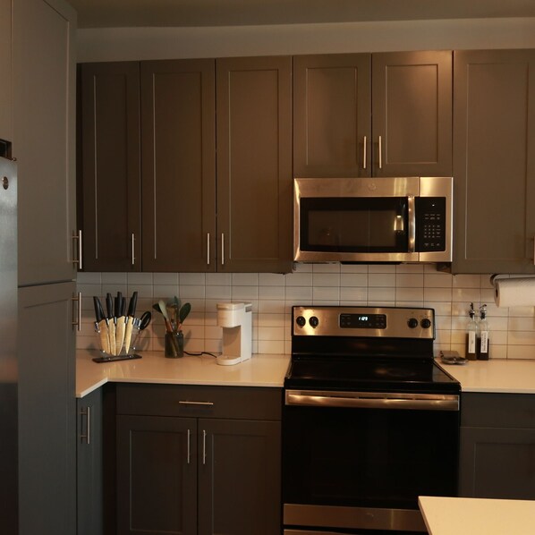 Microwave, oven, stovetop, dishwasher