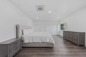 3 bedrooms, WiFi, bed sheets