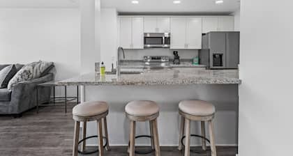 Modern 3-bed, 2-bath suite with a beautiful view of Topaz Lake.