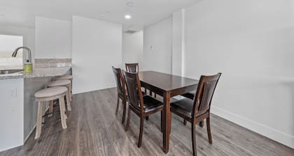 Modern 3-bed, 2-bath suite with a beautiful view of Topaz Lake.