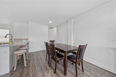 Modern 3-bed, 2-bath suite with a beautiful view of Topaz Lake.
