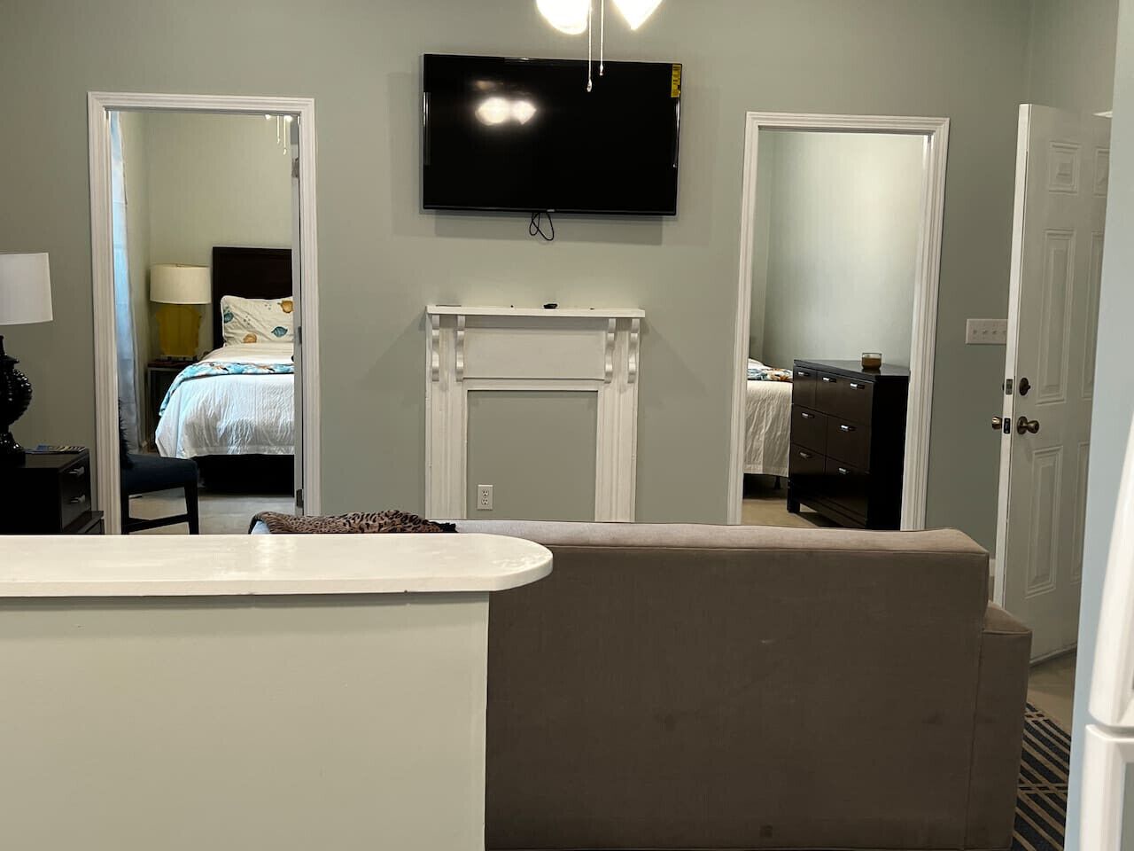 2 bedrooms, desk, iron/ironing board, WiFi