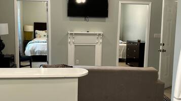 2 bedrooms, desk, iron/ironing board, WiFi