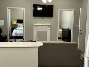 2 bedrooms, desk, iron/ironing board, WiFi