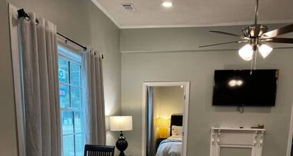 Luxury Rose Garden Suite