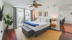 Room - Beautiful High Rise 1/1 in Brickell with Balcony (Miami)