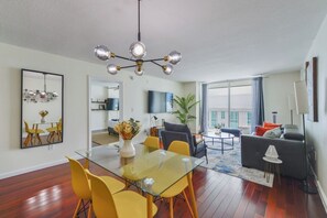 TV, table football, ping pong - Beautiful High Rise 1/1 in Brickell with Balcony (Miami)