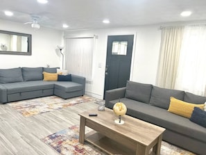 Smart TV, stereo - Carver City House of Tampa, FL. (Tampa)