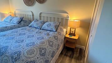 2 bedrooms, iron/ironing board, WiFi, bed sheets
