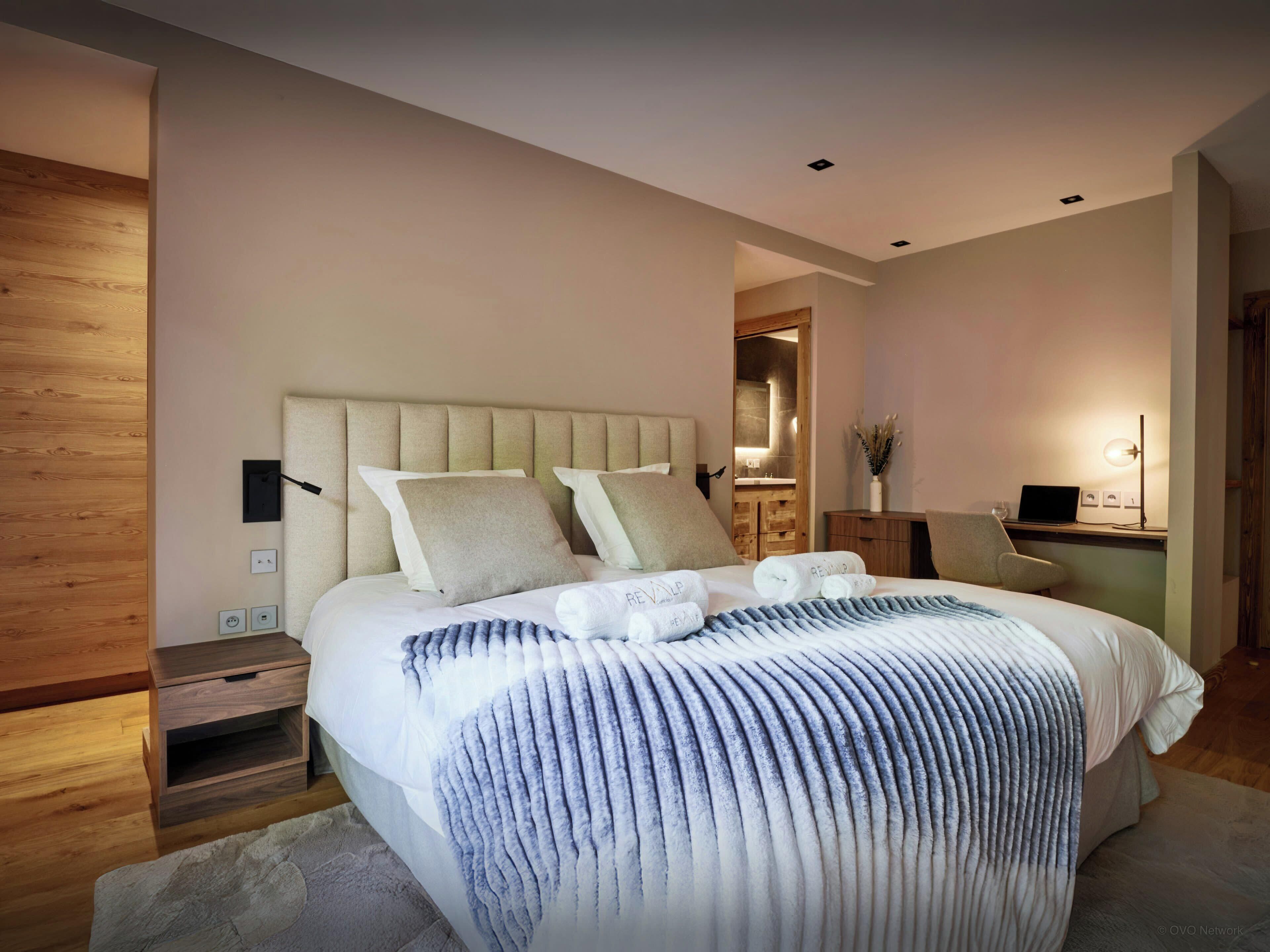 5 slaapkamers, een strijkplank/strijkijzer, wifi, beddengoed