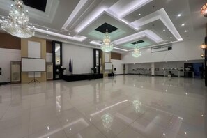 Unclassified image, 2 of 11, button - Dreamweavers Hotel by RedDoorz (Koronadal City)