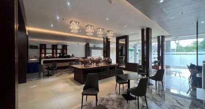 Dreamweavers Hotel by RedDoorz