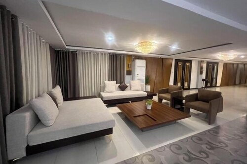 Dreamweavers Hotel by RedDoorz