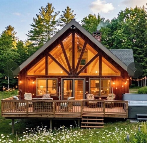 Designer 4-bedroom house in charming Stratton home sleeps 16