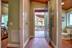 Interior - Rushing Waters Cabin (Sylva)