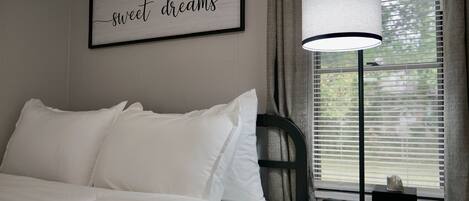 1 chambre, bureau, fer et planche à repasser, Wi-Fi gratuit