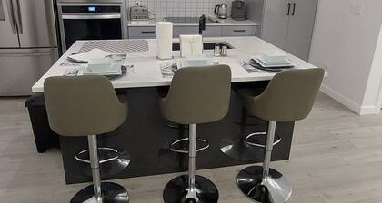 Kingsbury Oasis-2 Minutes from the Highway