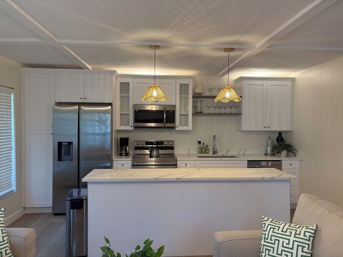 Photo 4 of Perfect Old Naples location!