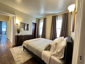 Iron/ironing board, free WiFi, bed sheets