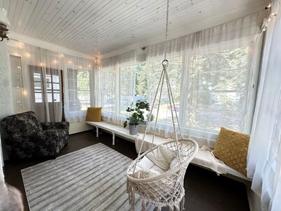 Spacious Allentown Retreat, Porch + Walkable Location, King Bed + Sauna