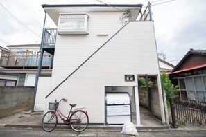 Unclassified image, 2 of 4, button - Palo Nagasaki (Tokyo)