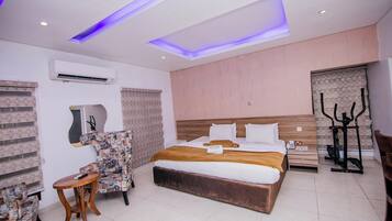 Family Apartment, Balcony, City View | Desk, laptop workspace, blackout curtains, soundproofing