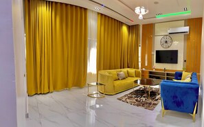 Family Apartment, Balcony, City View | Living area