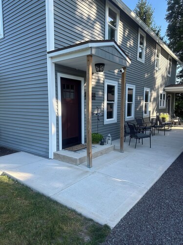 Completely remodeled B&B within 9 miles of Talen Energy & 13 of Rickett’s Glen