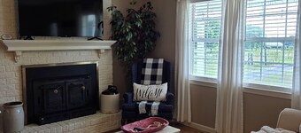 Quite, cozy farmhouse in the country near Albertville,