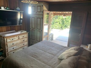 3 bedrooms, free WiFi, bed sheets