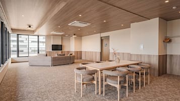 Premium Suite, Non Smoking | Living area | TV