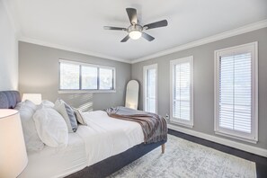 4 bedrooms, iron/ironing board, travel crib, free WiFi