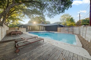 حمّام سباحة خارجي