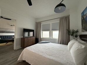 1 slaapkamer, een strijkplank/strijkijzer, wifi