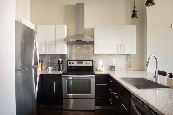 Fridge, microwave, oven, stovetop