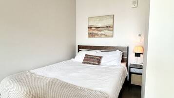 Bügeleisen/Bügelbrett, WLAN, Bettwäsche