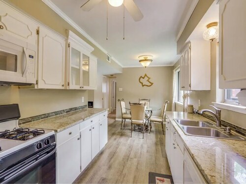 4-bedroom house in marvelous Richardson with AC