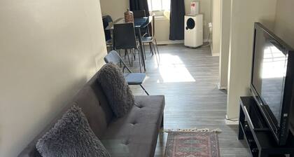 3-bedroom townhome in delightful Germantown with AC