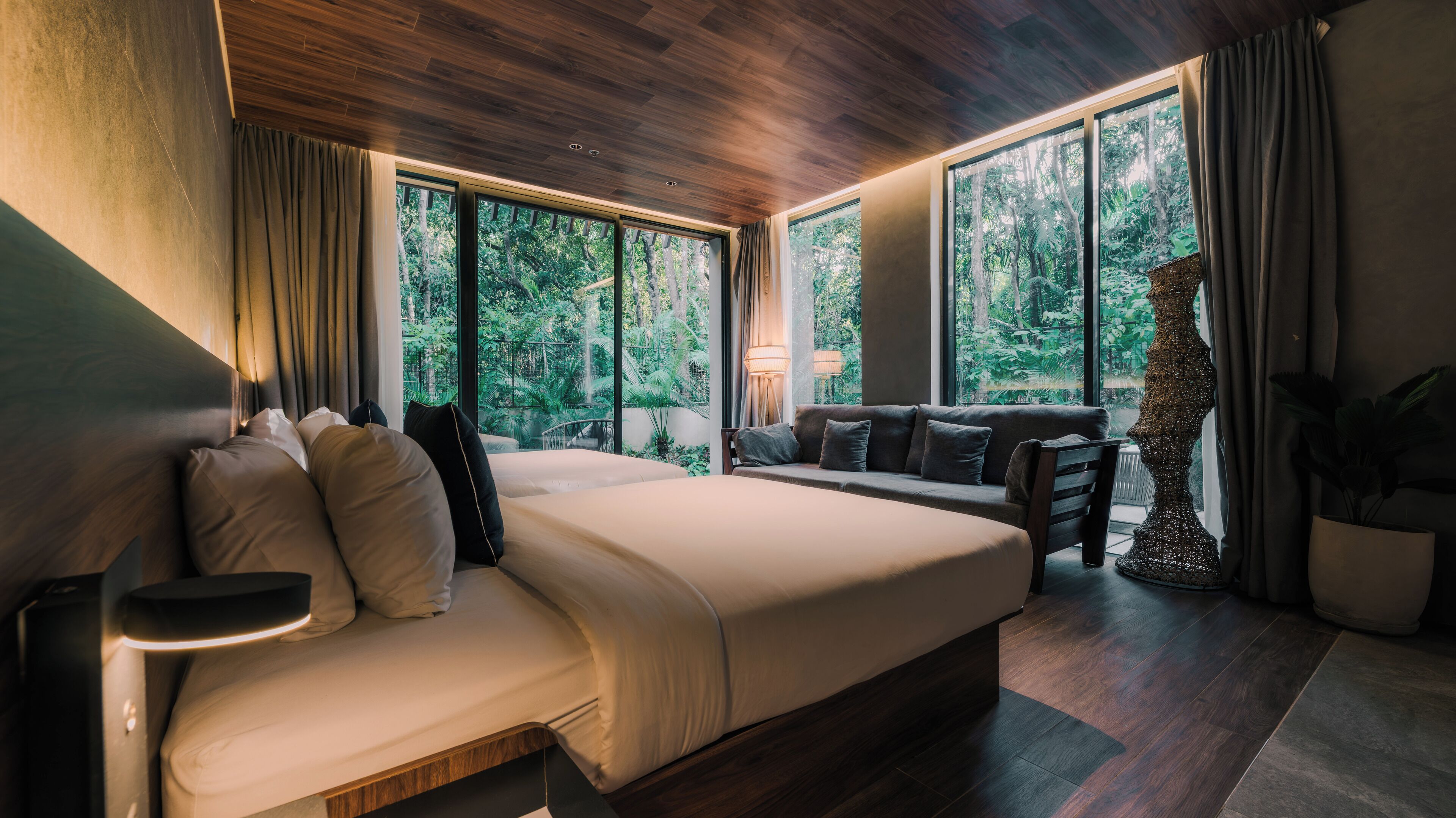 Deluxe Suite with Garden