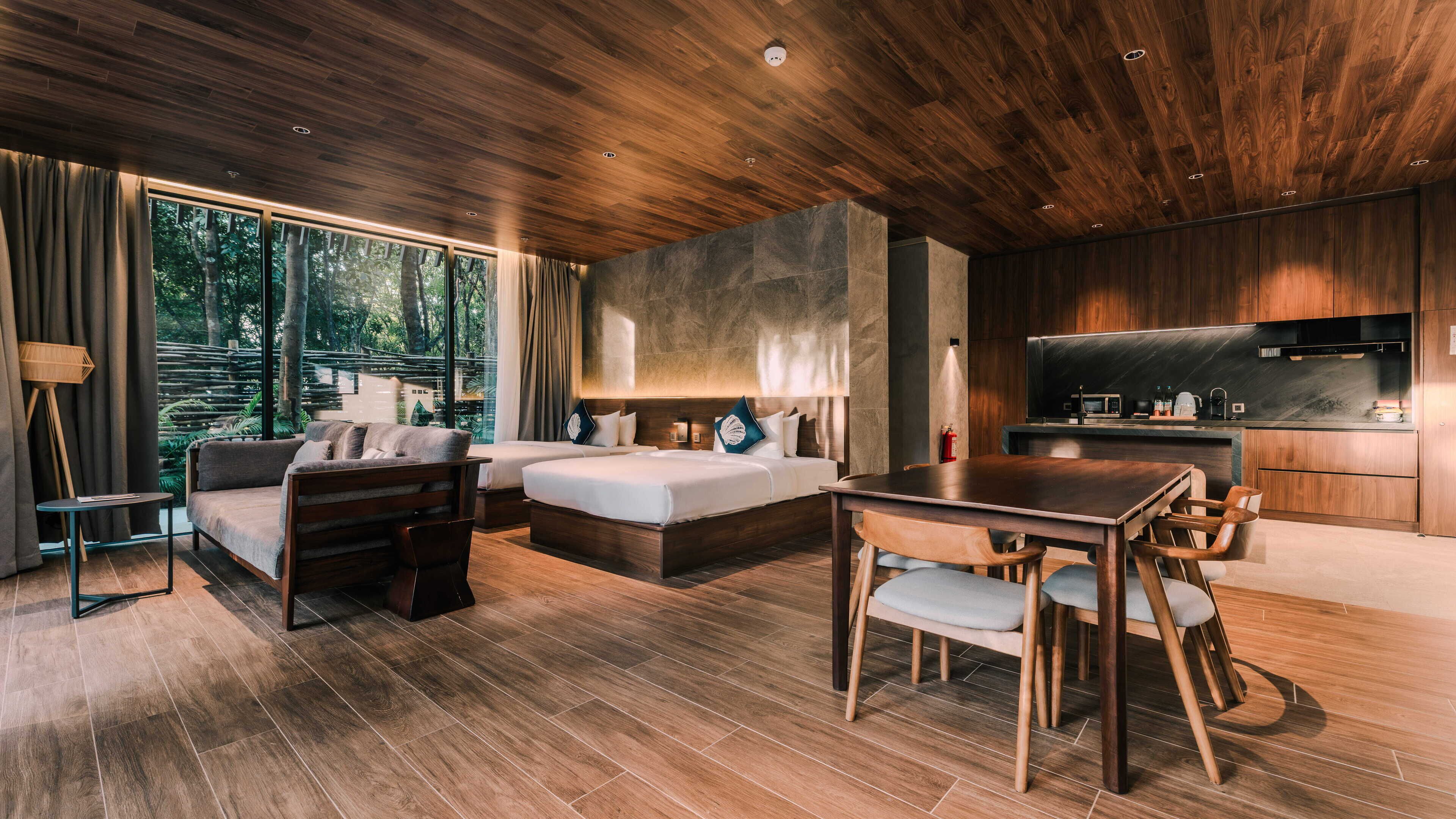 Presidential Suite with Garden