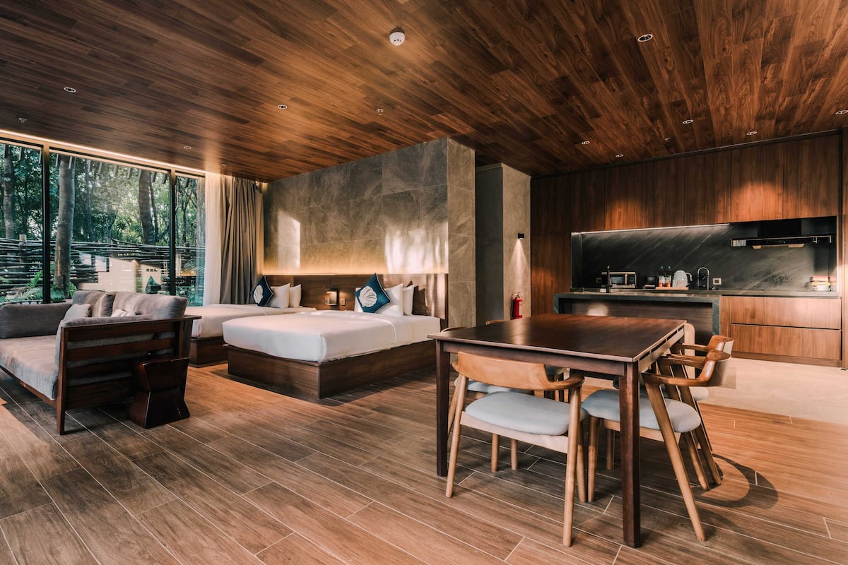 Presidential Suite with Garden