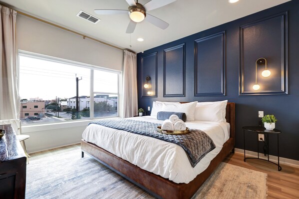 2 bedrooms, desk, iron/ironing board, free WiFi