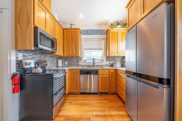 Microwave, oven, stovetop, dishwasher