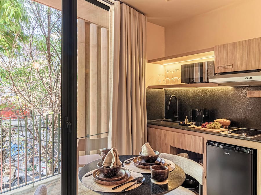 Studio, Balcony | Private kitchen | Mini-fridge, microwave, espresso maker, blender