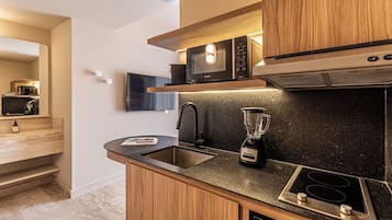 Comfort studio, balkon | Privékeuken | Een espressoapparaat