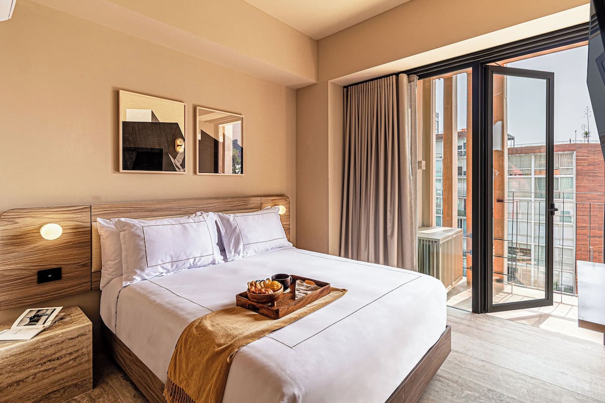 Family Apartment, Balcony