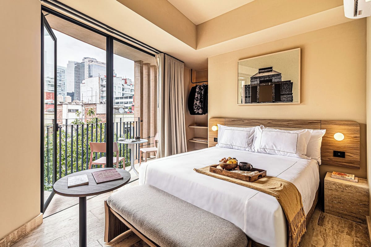 Executive Studio, Balcony